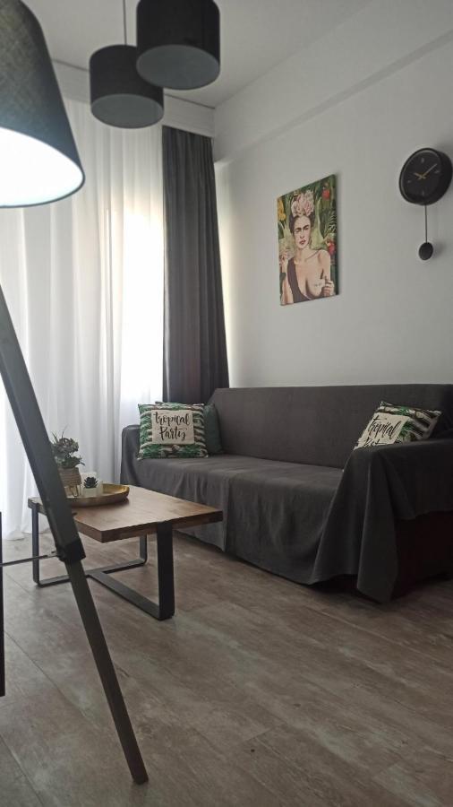 Down Town Luxurious Apartments アレクサンドルポリス エクステリア 写真