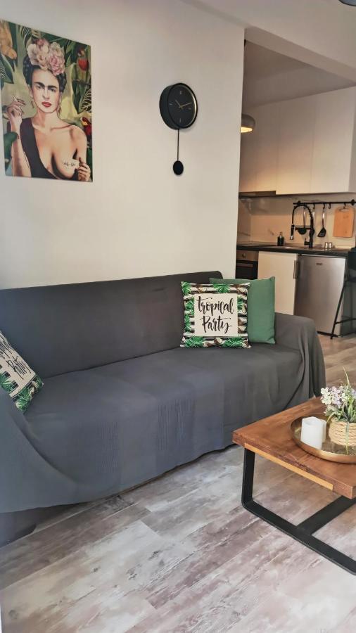 Down Town Luxurious Apartments アレクサンドルポリス エクステリア 写真